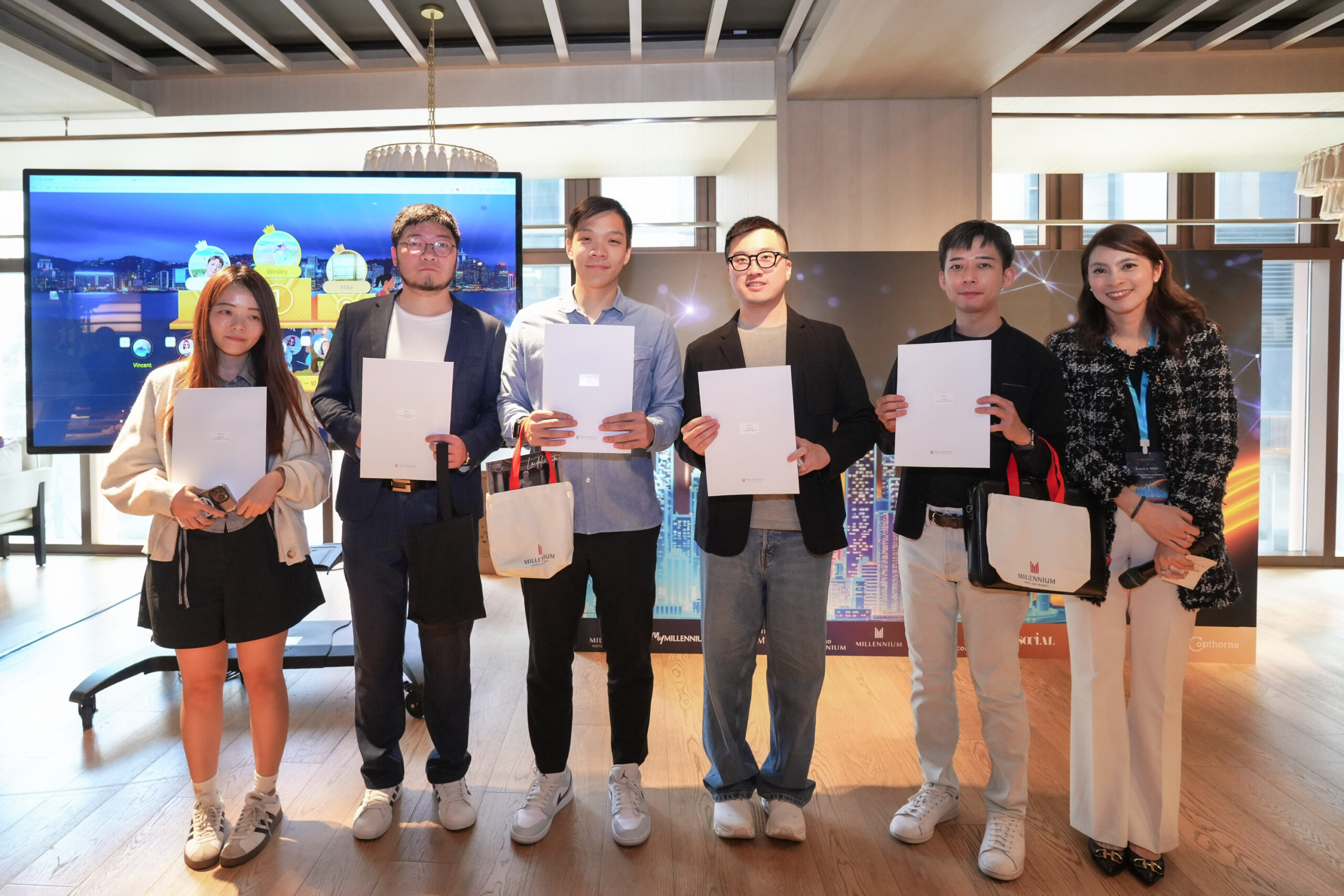 Closing on a high note: Local clients with Millennium Hotels and Resorts representatives at IGNITE! Taipei.