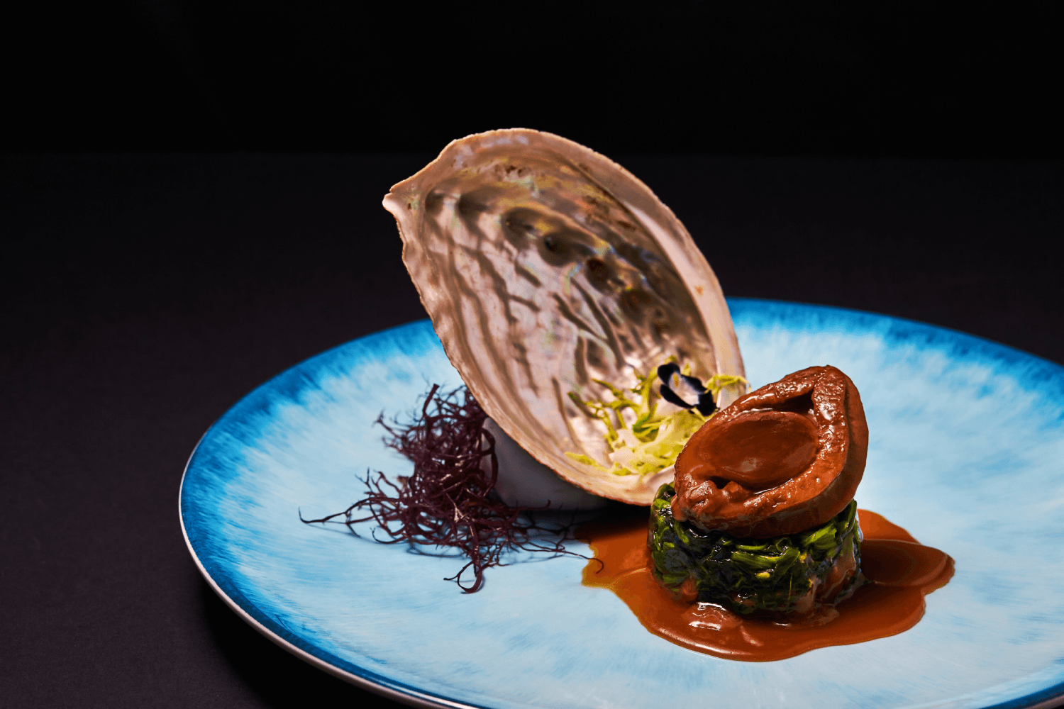 South African 22-Head Dried Abalone, braised in velvety abalone sauce at Hua Ting Restaurant.