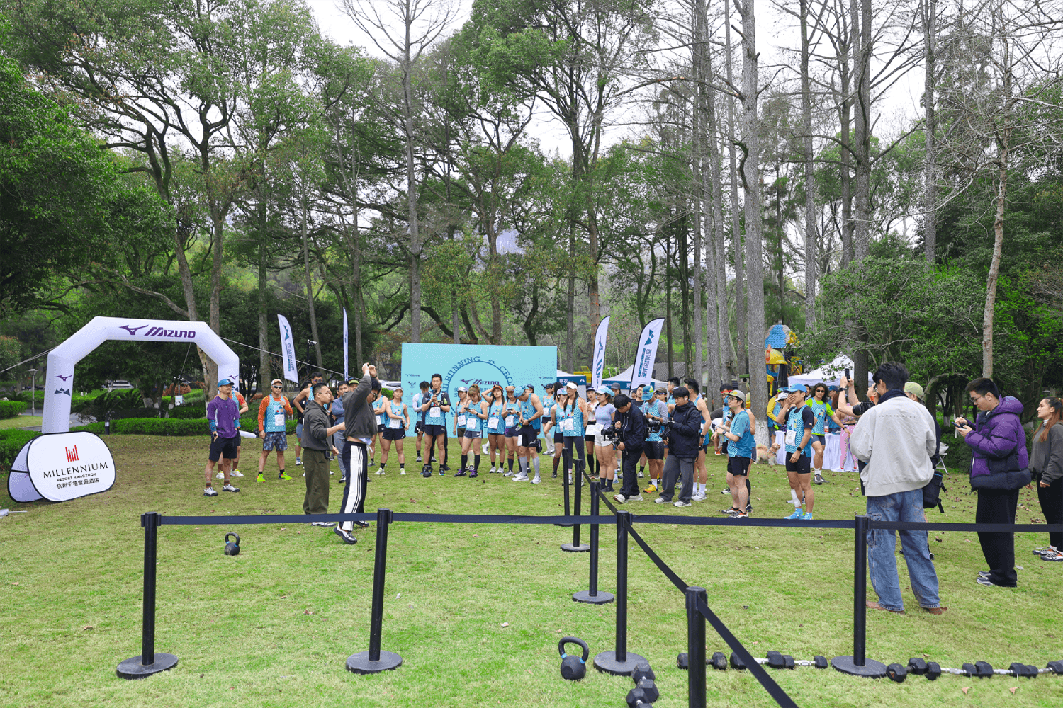 Participants complete one of four anaerobic training sets between running legs at the MIZUNO race.