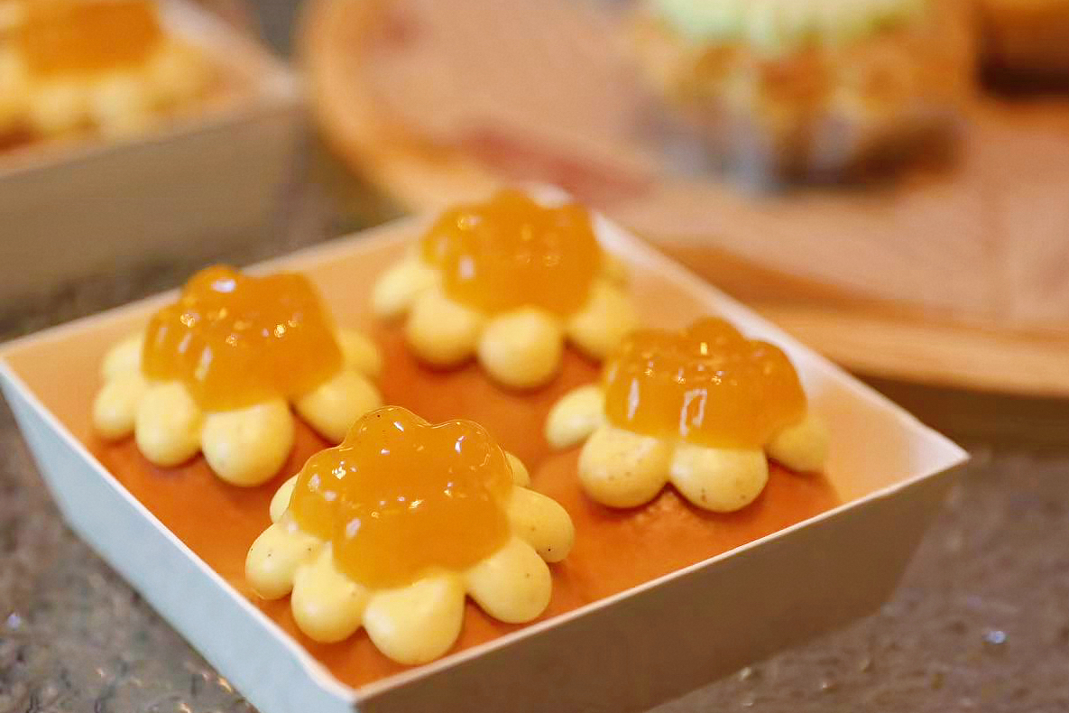 The Passion Fruit Ice Bread, a cooling treat to beat the Beijing summer heat.