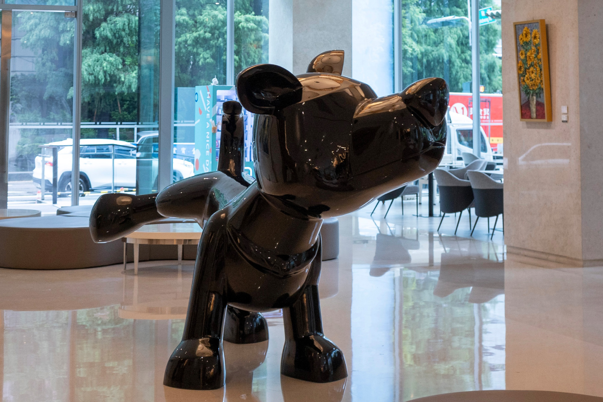 I'm Not Happy Now, a nearly three-metre-long work, stretched across the lobby of Millennium Hotel Taichung.